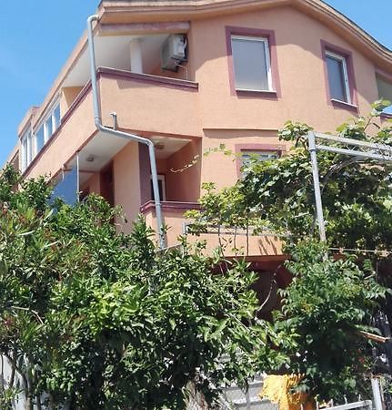 Apartments Vila Fata Улцинь Екстер'єр фото
